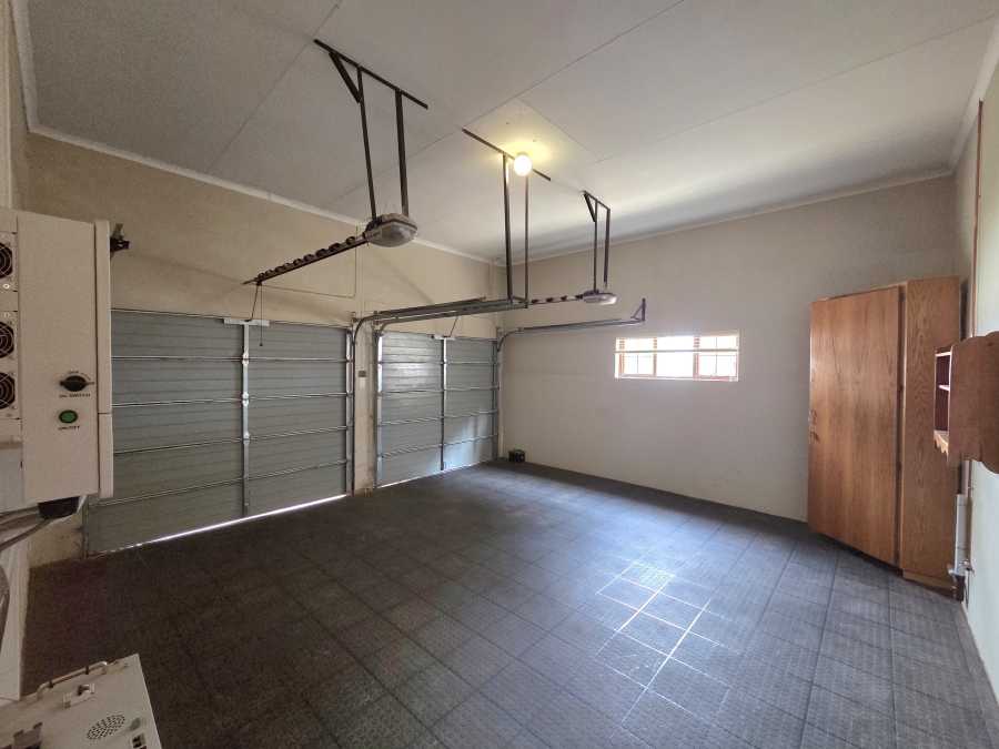 To Let 3 Bedroom Property for Rent in Wilkoppies North West